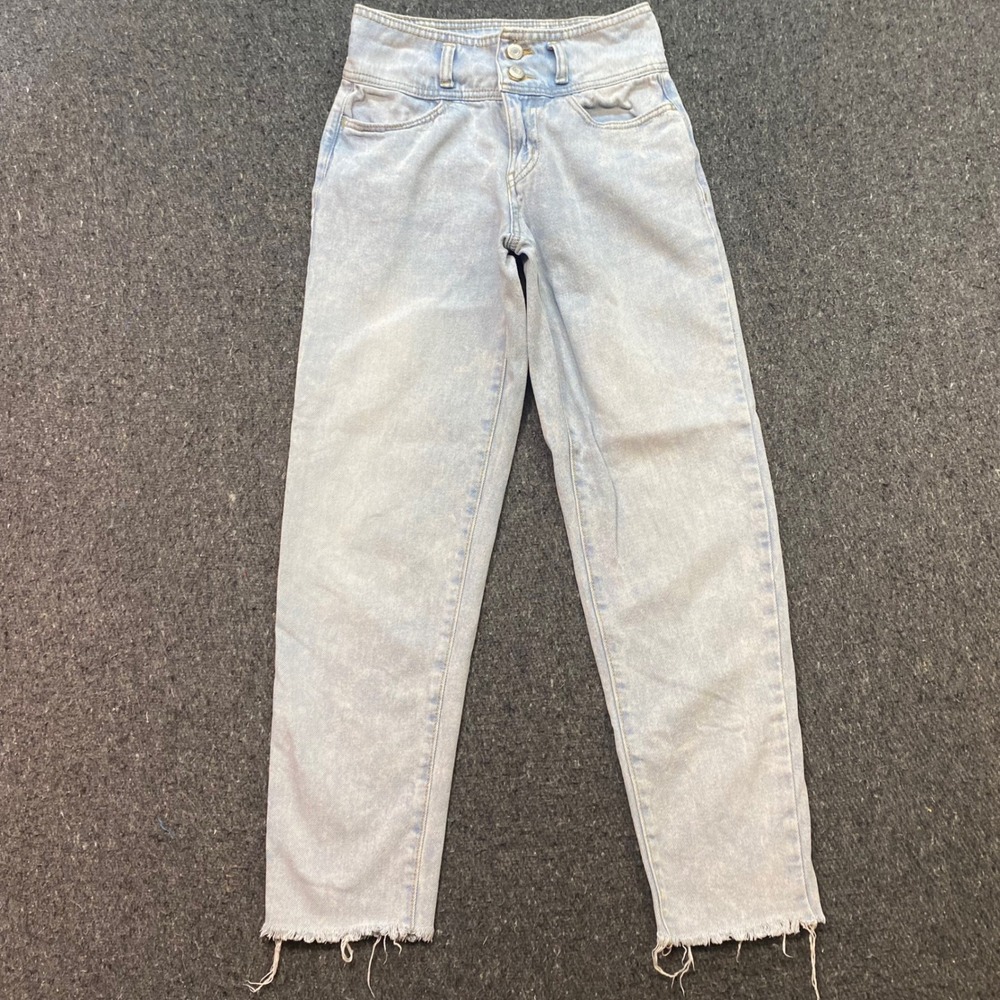 SO High Rise Mom Jeans Sz 0 Womens Blue Light Wash Skater Grunge Raw Hem Frayed